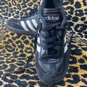 Adidas Samba, kids unisex, size 1.